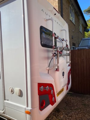 2015 Auto-Trail Tracker EKS — photo 12 of 22