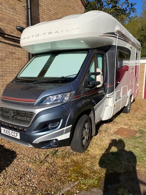 2015 Auto-Trail Tracker EKS — photo 17 of 22