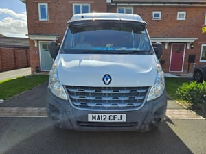 Renault Master LWB Campervan — photo 14 of 34