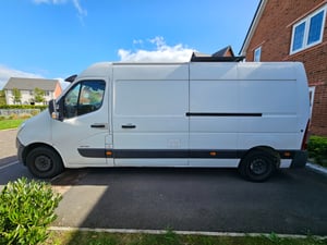 Renault Master LWB Campervan — photo 22 of 34