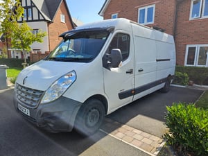 Renault Master LWB Campervan — photo 26 of 34