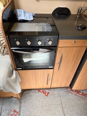 Auto-Trail Tribute 715 2014 — photo 12 of 20