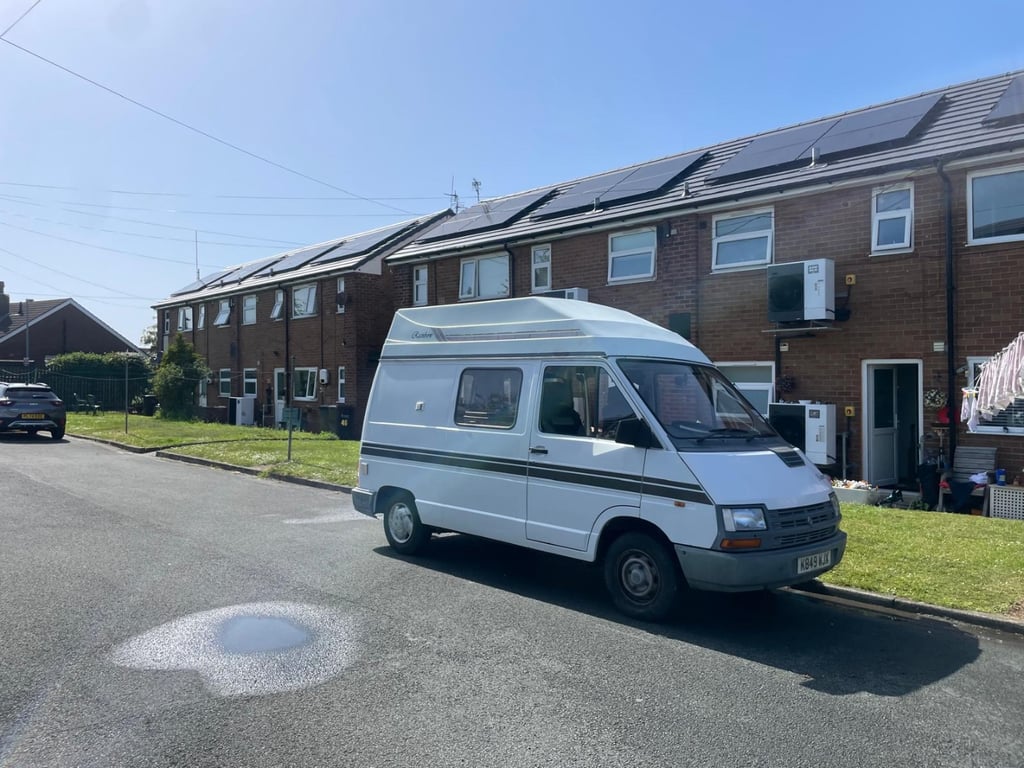 1993 Renault Trafic - Image 1