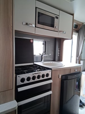2018 Swift Bessacarr 494 — photo 6 of 17