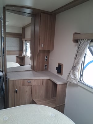 2018 Swift Bessacarr 494 — photo 9 of 17