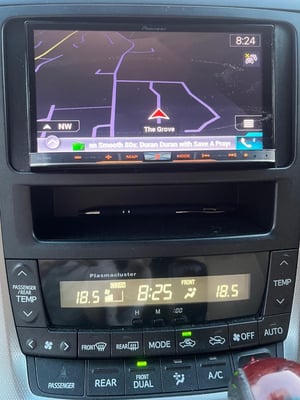 2010 Toyota Vellfire converted Vellfire — photo 9 of 17