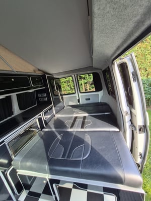 2015 Volkswagen Camper King — photo 17 of 23