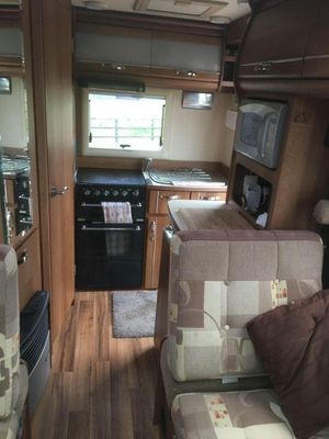 2009 Autosleeper Nuevo II — photo 12 of 13