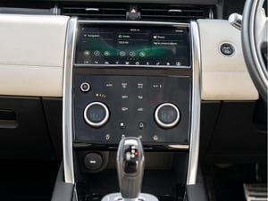 2020 Land Rover Discovery Sport 2.0 — photo 30 of 106
