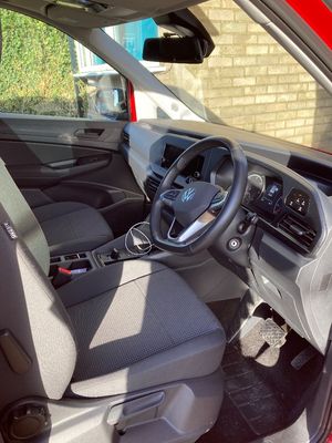 2023 VOLKSWAGEN Caddy California — photo 13 of 28