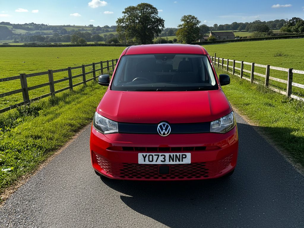 2023 VOLKSWAGEN Caddy California