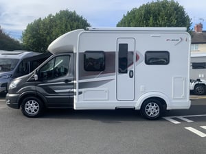 2020 Auto-Trail F-Line F62 — photo 9 of 15