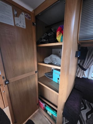 2005 Hymer B544 — photo 7 of 15