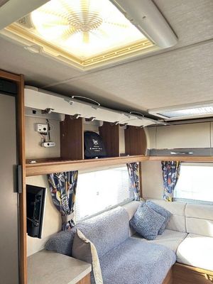 2017 Auto-Trail Apache 634 — photo 10 of 16