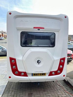 2017 Auto-Trail Apache 634 — photo 9 of 16