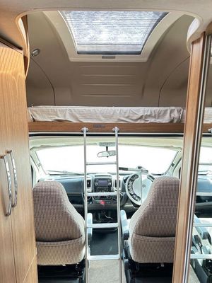 2017 Auto-Trail Apache 634 — photo 7 of 16