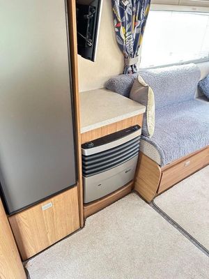 2017 Auto-Trail Apache 634 — photo 15 of 16