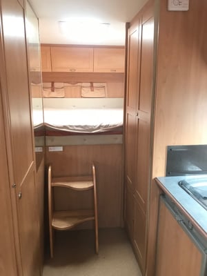 2005 Burstner A 747-2 — photo 12 of 27