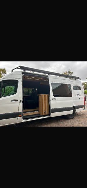 2020 Mercedes-Benz Sprinter — photo 1 of 21