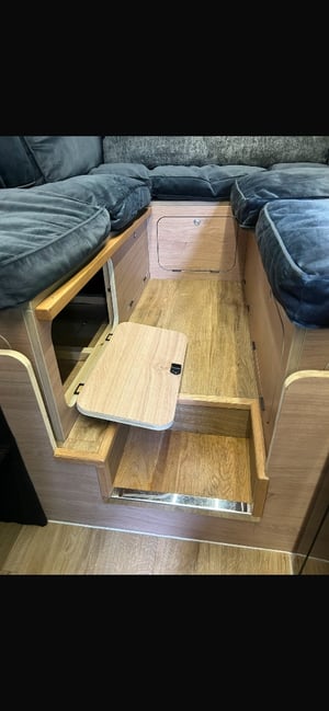 2020 Mercedes-Benz Sprinter — photo 18 of 21