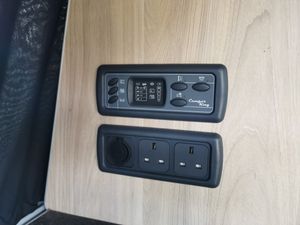 2005 Volkswagen T5 Campervan — photo 23 of 27