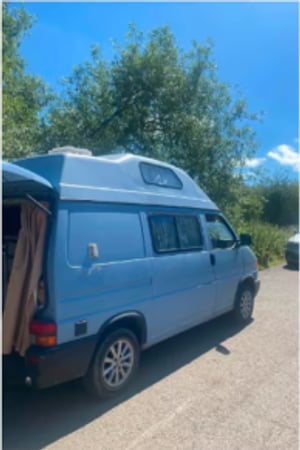1998 Volkswagen Caravelle — photo 1 of 1