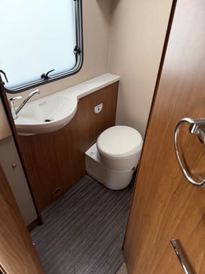 2019 Auto-Trail Tribute 726 — photo 3 of 22