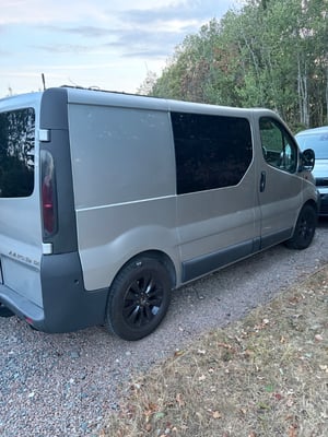 2004 Vauxhall Vivaro — photo 11 of 12