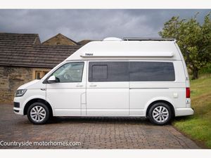 2017 Volkswagen Transporter — photo 4 of 16