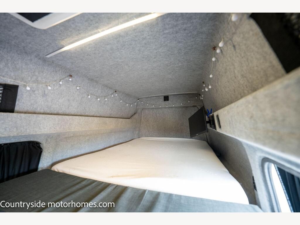 2017 Volkswagen Transporter - Image 7