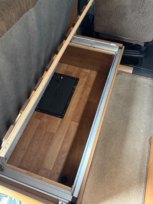 2012 Auto-Trail Tribute T-720 Sport — photo 24 of 36