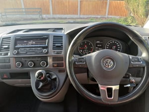 2015 Volkswagen Transporter T5.1 Highline — photo 13 of 29