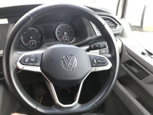 2021 Volkswagen T6.1 T32 — photo 6 of 12