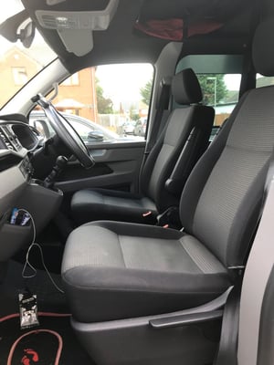 2021 Volkswagen T6.1 T32 — photo 8 of 12