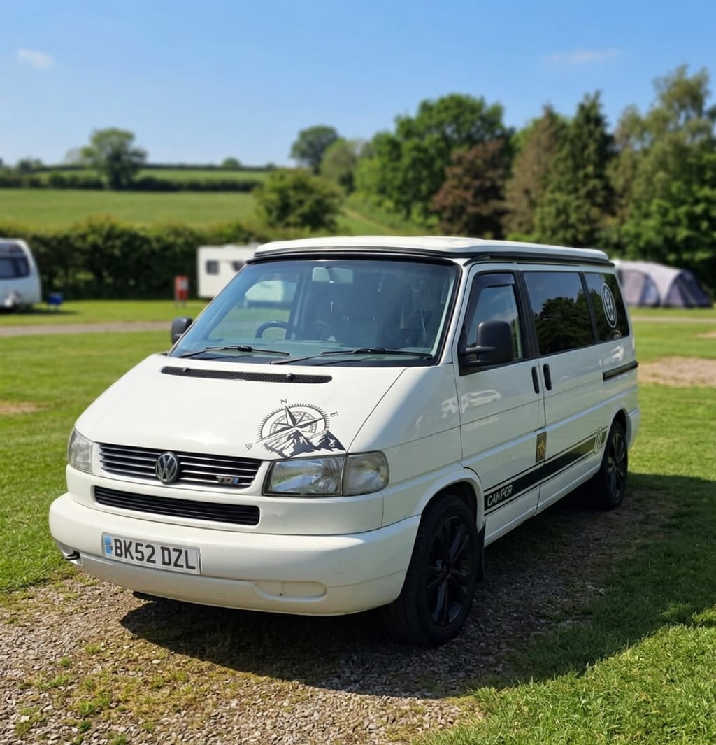 2002 Volkswagen Caravelle - Image 1