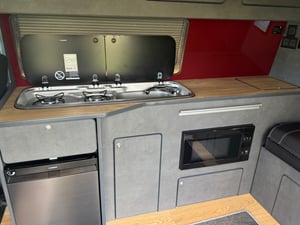 2024 Volkswagen T6.1 Automatic — photo 17 of 23