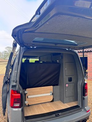 2024 Volkswagen T6.1 Automatic — photo 10 of 23