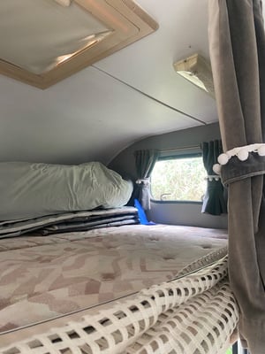 1999 Lunar Roadstar 570L — photo 13 of 18