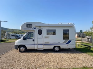 1999 Lunar Roadstar 570L