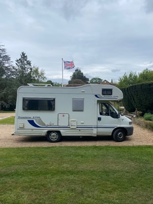 1999 Lunar Roadstar 570L — photo 2 of 18