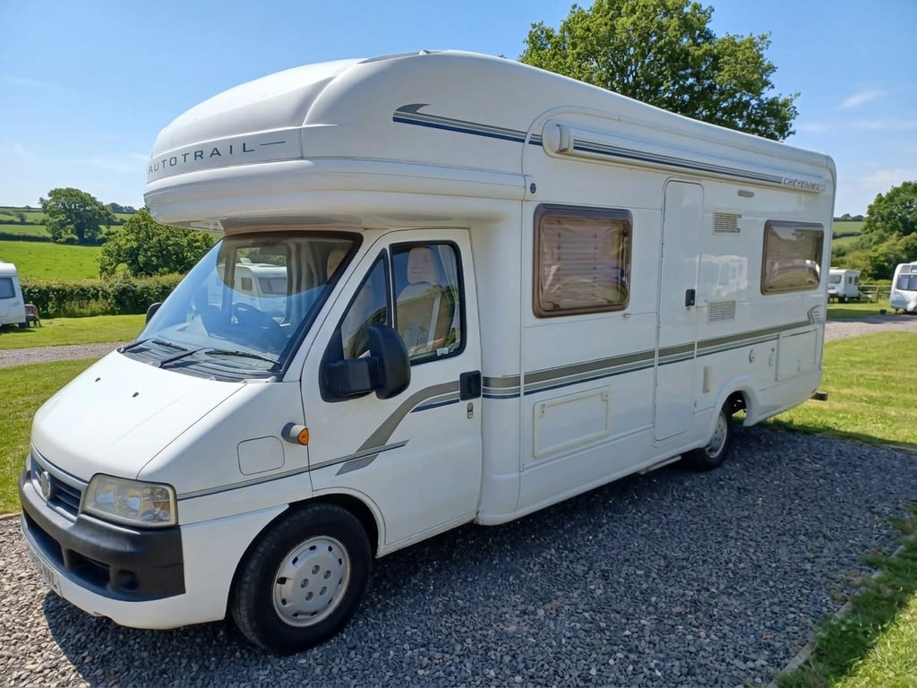 2004 Auto-Trail Cheyenne 590 - Image 1
