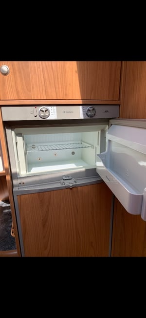 2007 Burstner Argos 748-2 — photo 7 of 11