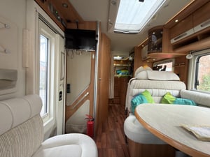 2015 Hymer B-Class B588 — photo 13 of 53