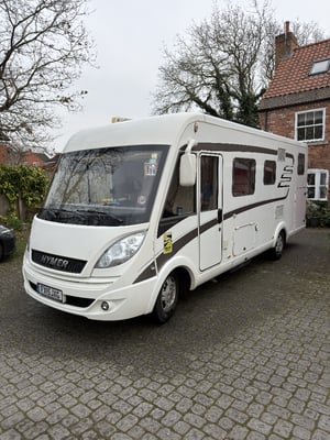 2015 Hymer B-Class B588 — photo 8 of 53