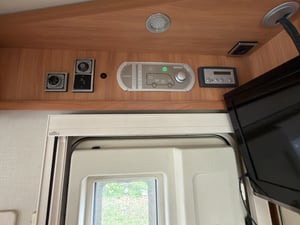 2015 Hymer B-Class B588 — photo 18 of 53
