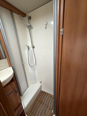 2015 Hymer B-Class B588 — photo 19 of 53