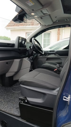 2025 Ford Transit Custom — photo 9 of 35