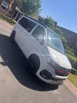 2020 Volkswagen Transporter T28 — photo 1 of 64