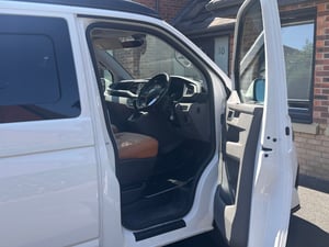 2020 Volkswagen Transporter T28 — photo 10 of 64