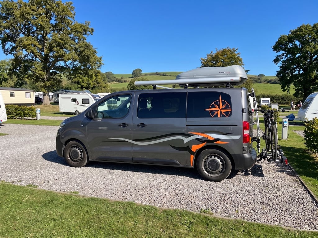 2016 Peugeot Expert HDi Conversion - Image 1